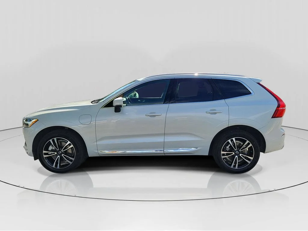 Used 2021 White Volvo T8 Inscription Expression image 4