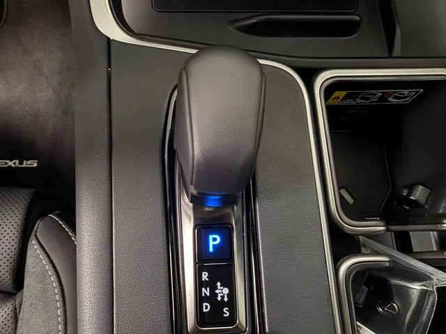 New 2026 Beige Lexus 550h+ Luxury image 26
