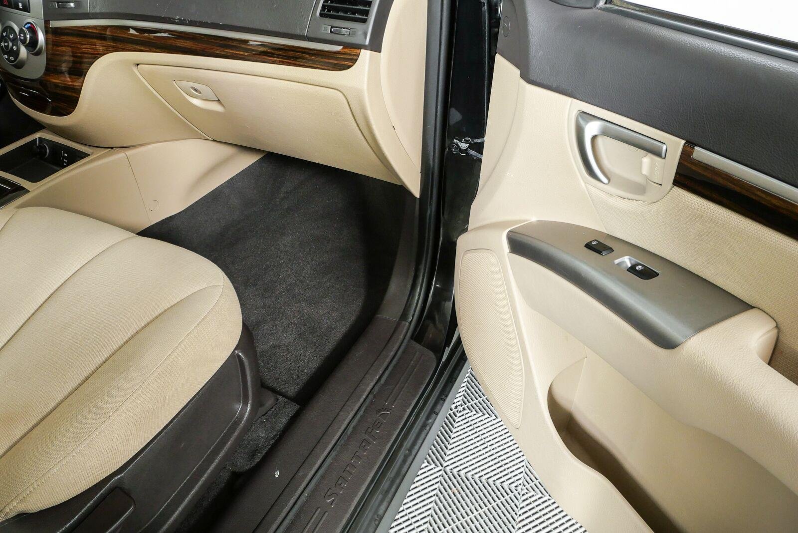 Used 2011 Phantom Black Metallic Hyundai GLS image 22