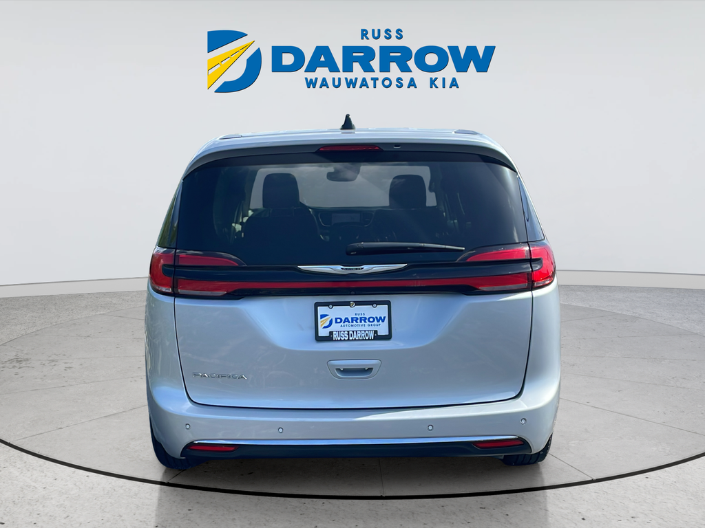 Used 2024 Silver Chrysler Touring L image 4