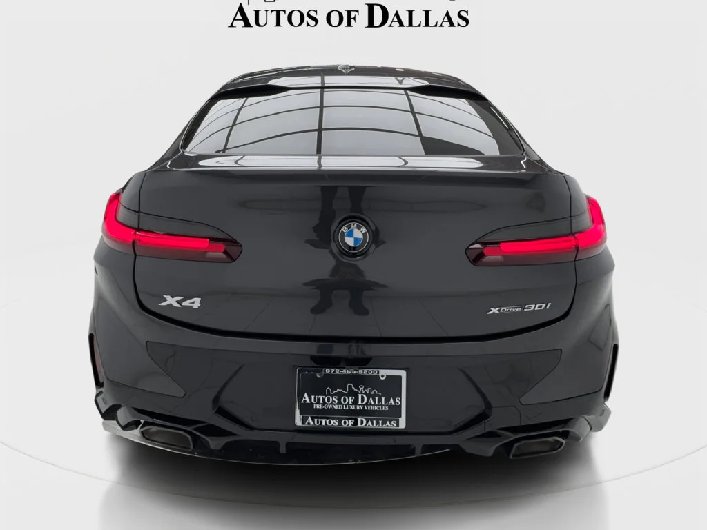 Used 2025 Gray BMW xDrive30i image 10