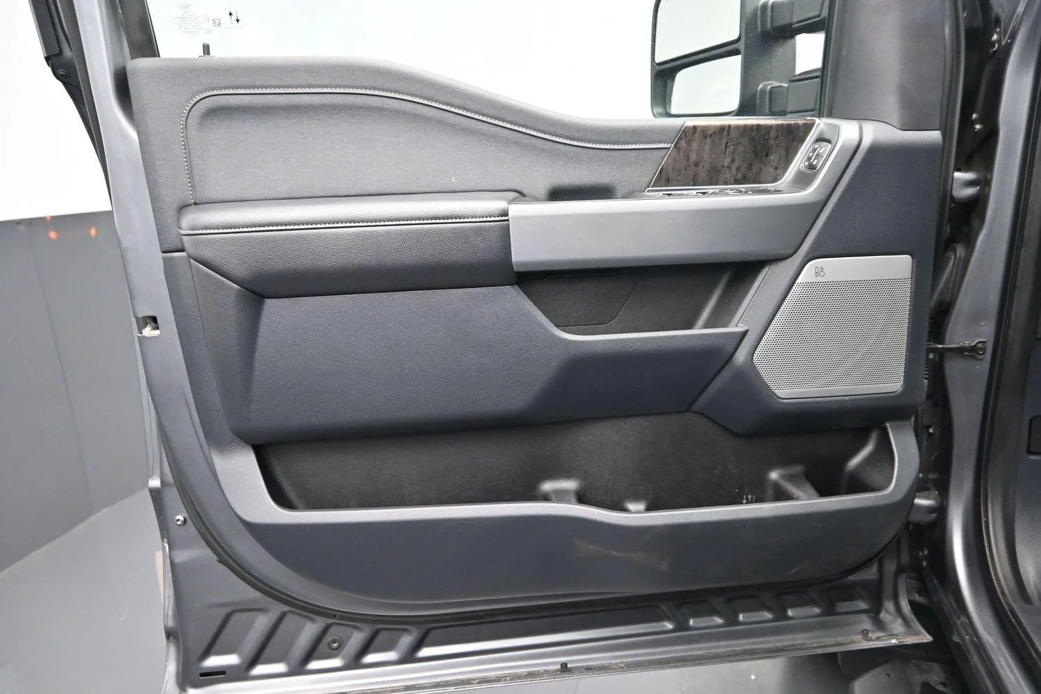 Used 2024 Carbonized Gray Ford LARIAT image 22