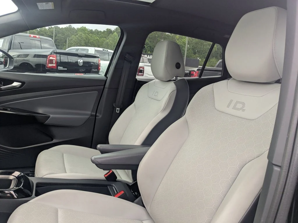 Used 2021  Volkswagen Pro S image 14