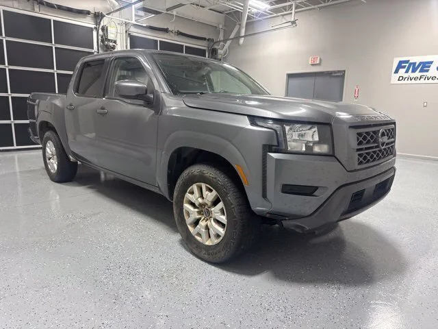 Used 2022 Gray Nissan SV image 3
