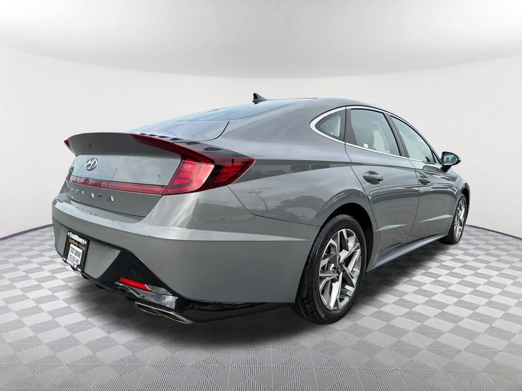 Used 2022 Gray Hyundai SEL image 5