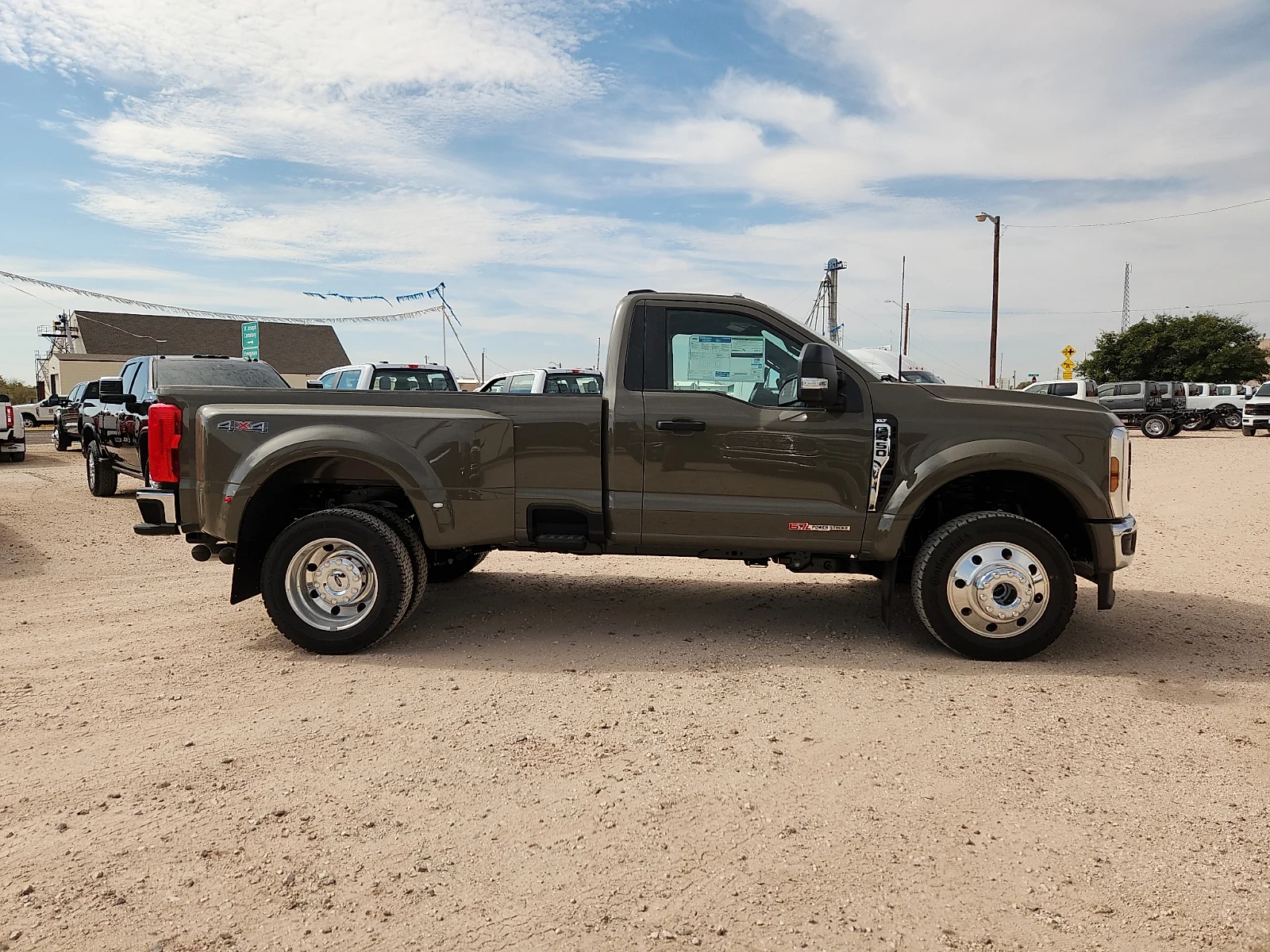 New 2027 Marsh Gray Metallic Ford XLT image 8