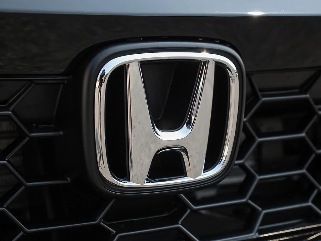 New 2026 Crystal Black Pearl Honda Si Shift into something special. image 9