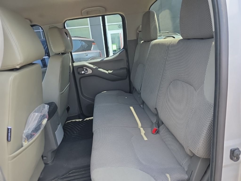 Used 2012 Silver Nissan SV image 8