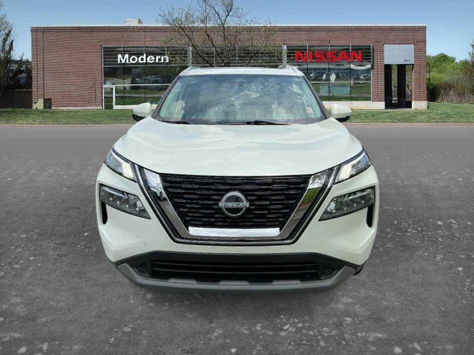 Certified Used 2023 Pearl White Tricoat Nissan SV image 6