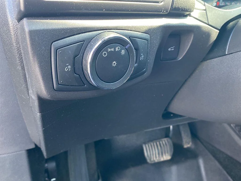 Used 2016 Guard Ford SE image 17