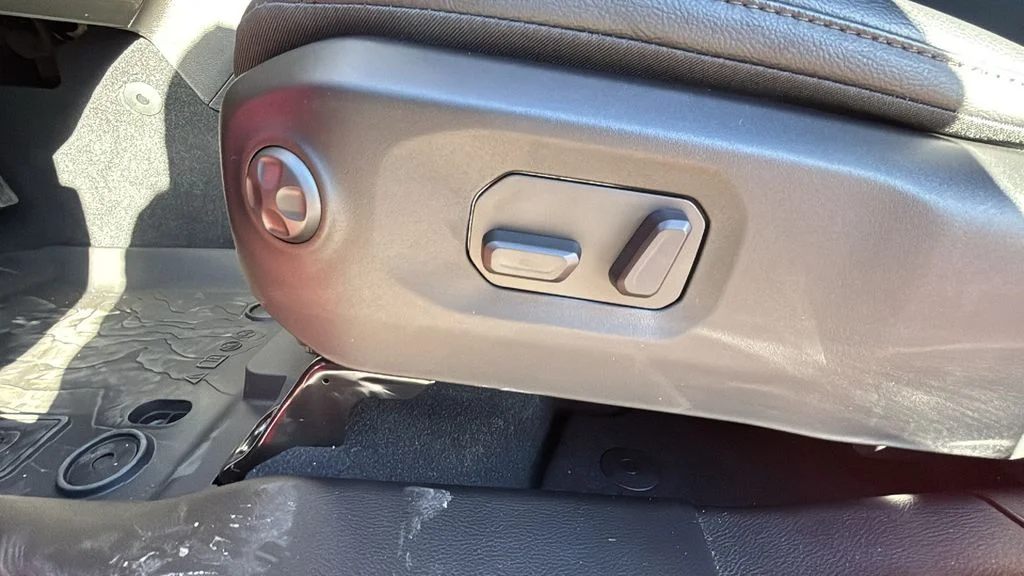 2026 Jeep Wrangler 4-Door Sahara - Photo 23