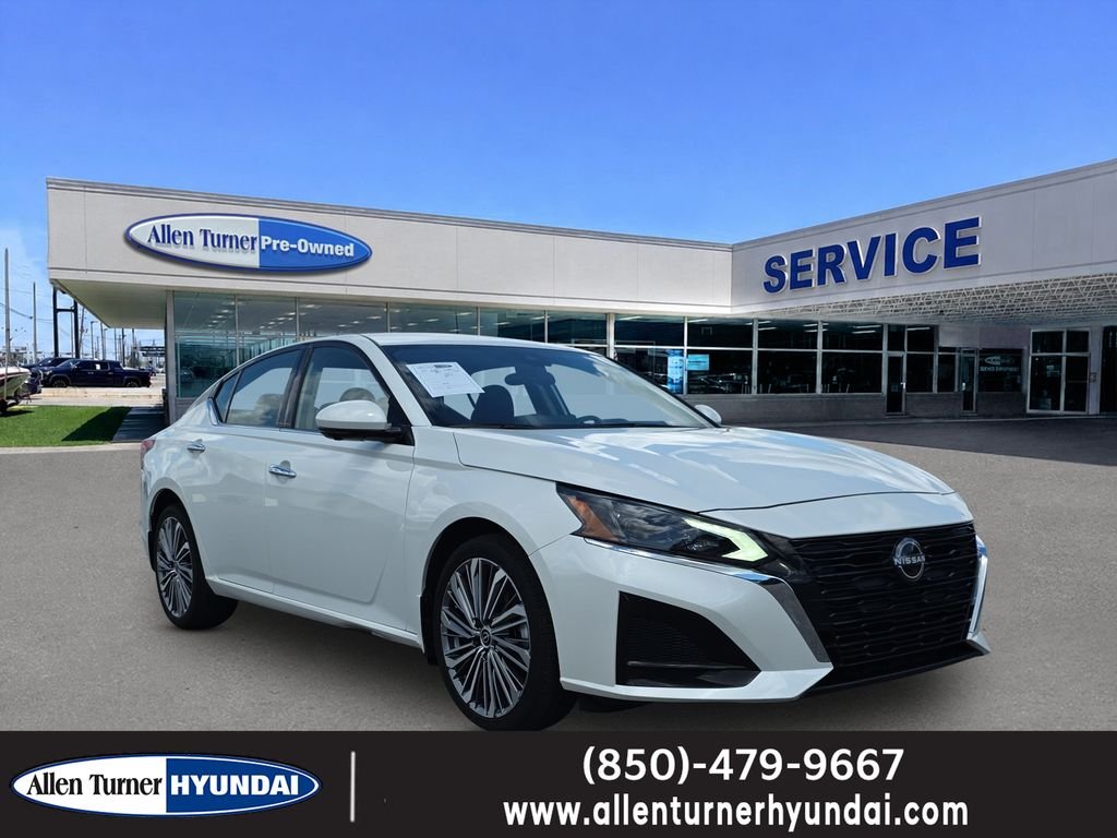 Used 2024 Pearl White Tricoat Nissan 2.5 SL image 1