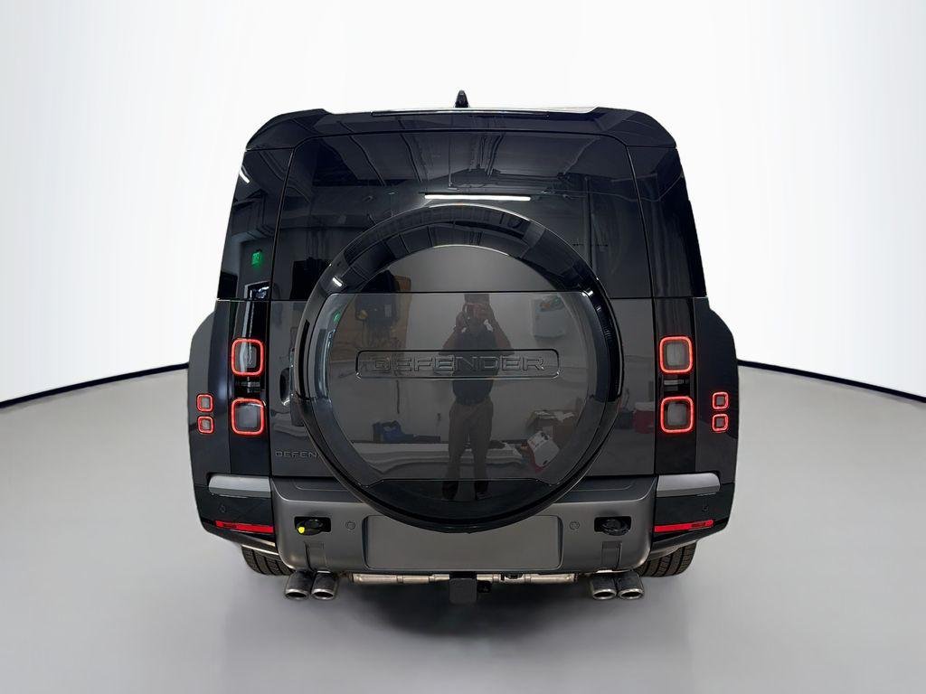 New 2026 Carpathian Grey Land Rover V8 image 10