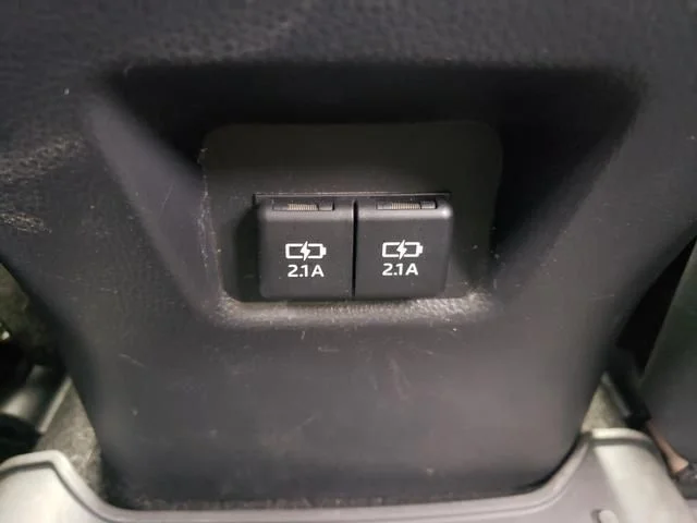 Used 2019 Gray Toyota XLE Premium image 13