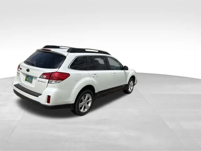 Used 2013 White Subaru 2.5i Premium image 3
