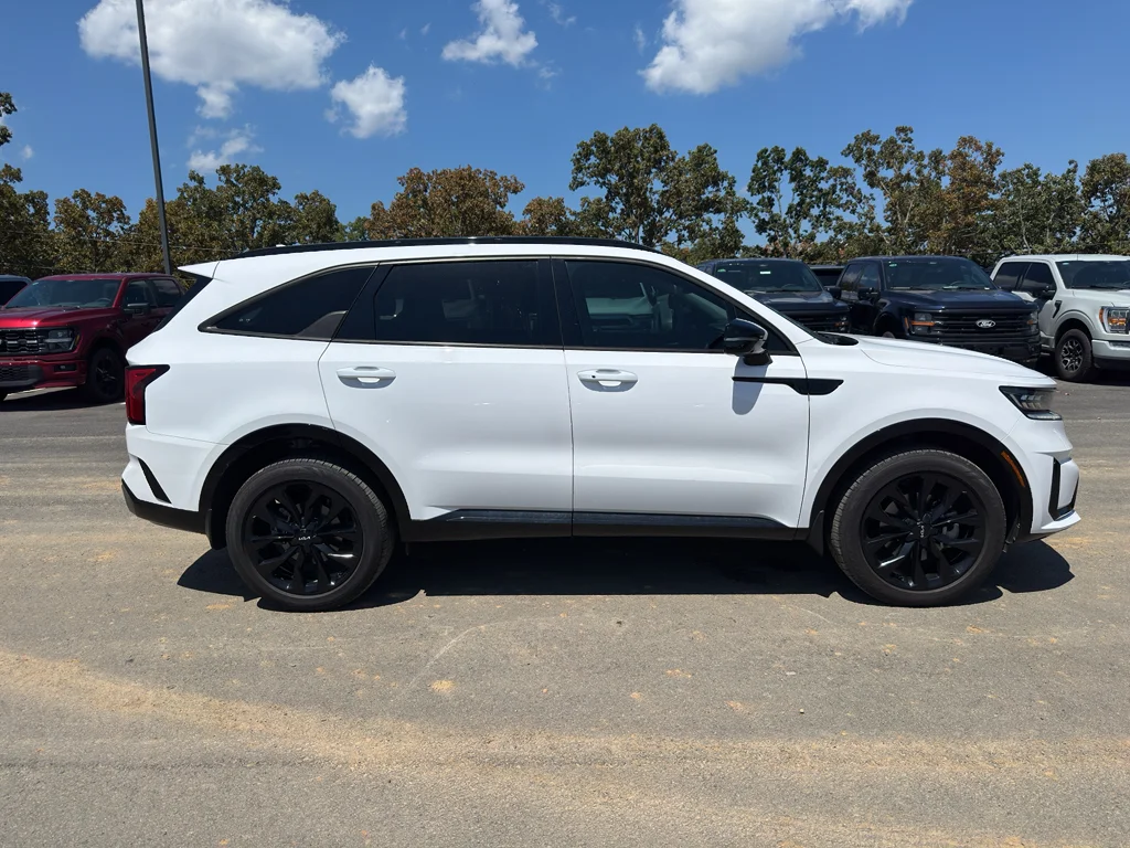 Used 2023 Glacial White Pearl Kia SX image 4