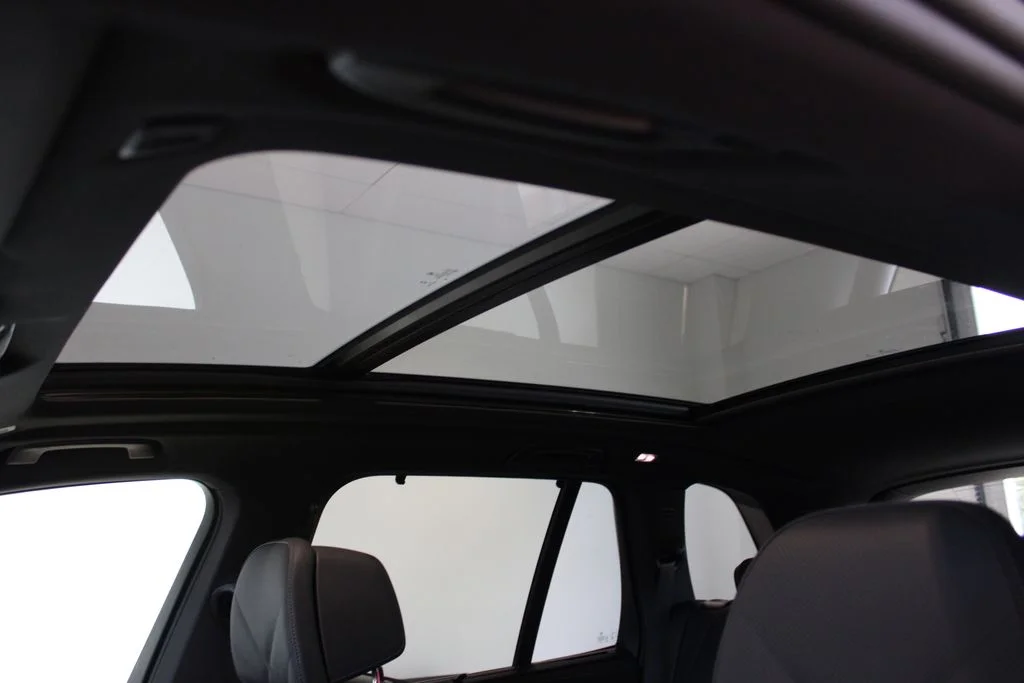 New 2026 Carbon Black Metallic BMW xDrive40i image 24
