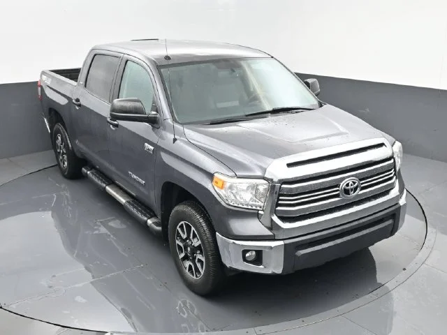 Used 2017 Magnetic Gray Metallic Toyota SR5 image 19