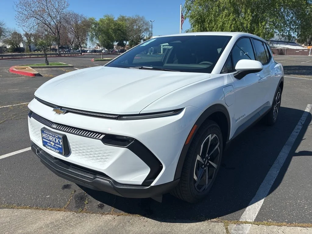 New 2026 Summit White Chevrolet LT image 7