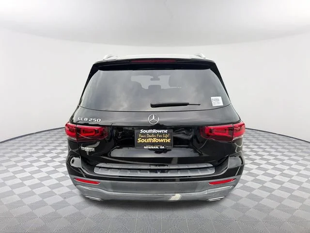 Used 2022 Black Mercedes-Benz GLB 250 image 6