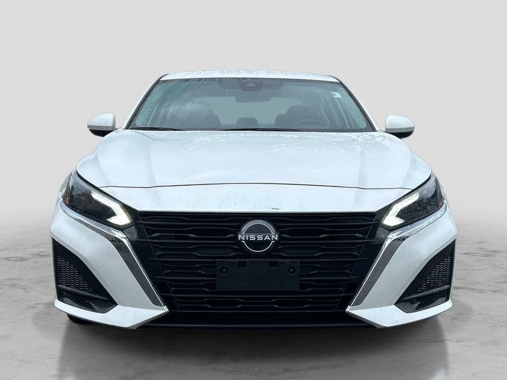 Used 2023 White Nissan 2.5 SV image 8