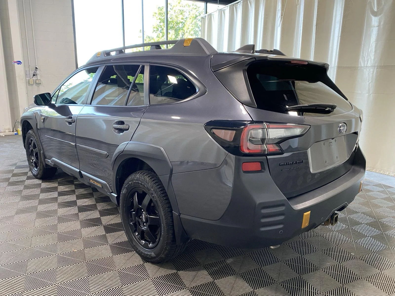 Used 2022 Magnetite Gray Metallic Subaru Wilderness image 5