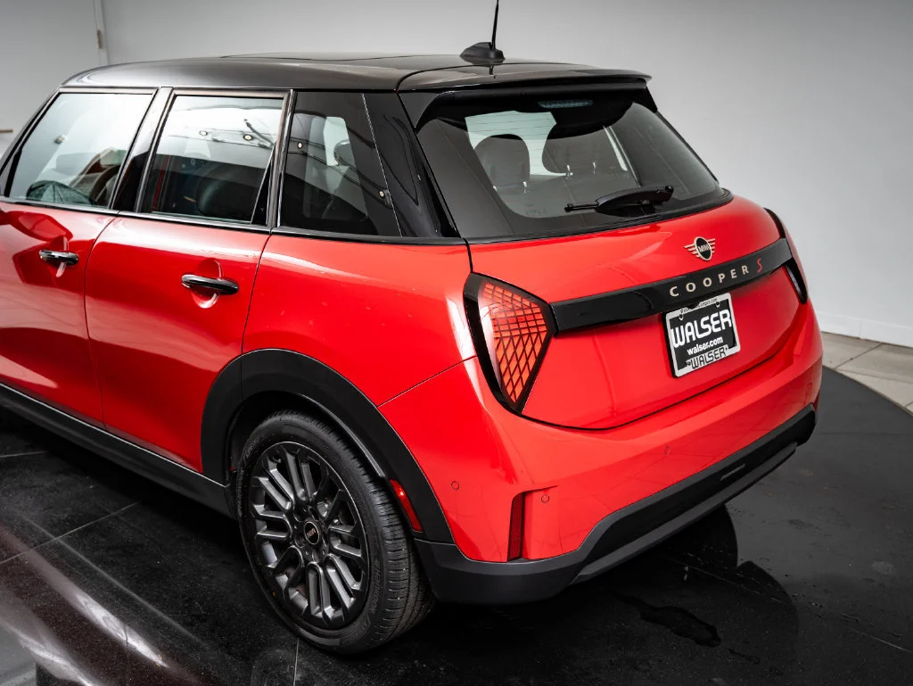 Used 2026 Chili Red Ii MINI Signature image 19
