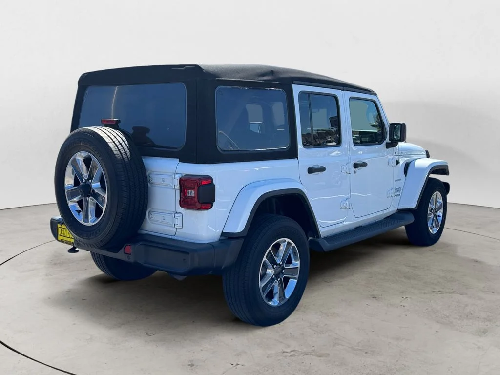 Used 2021 White Jeep Unlimited Sahara image 7