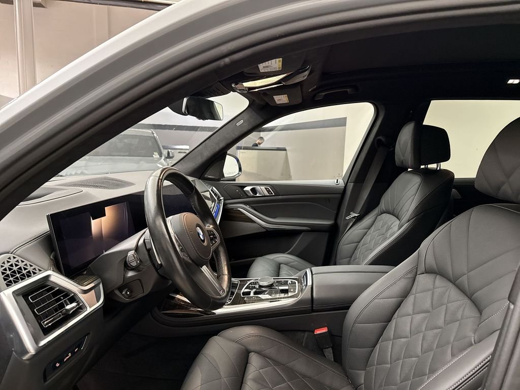 Certified Used 2024 Gray BMW xDrive40i image 3
