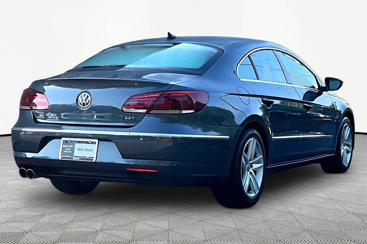 Used 2014 Island Gray Metallic Volkswagen Sport image 13