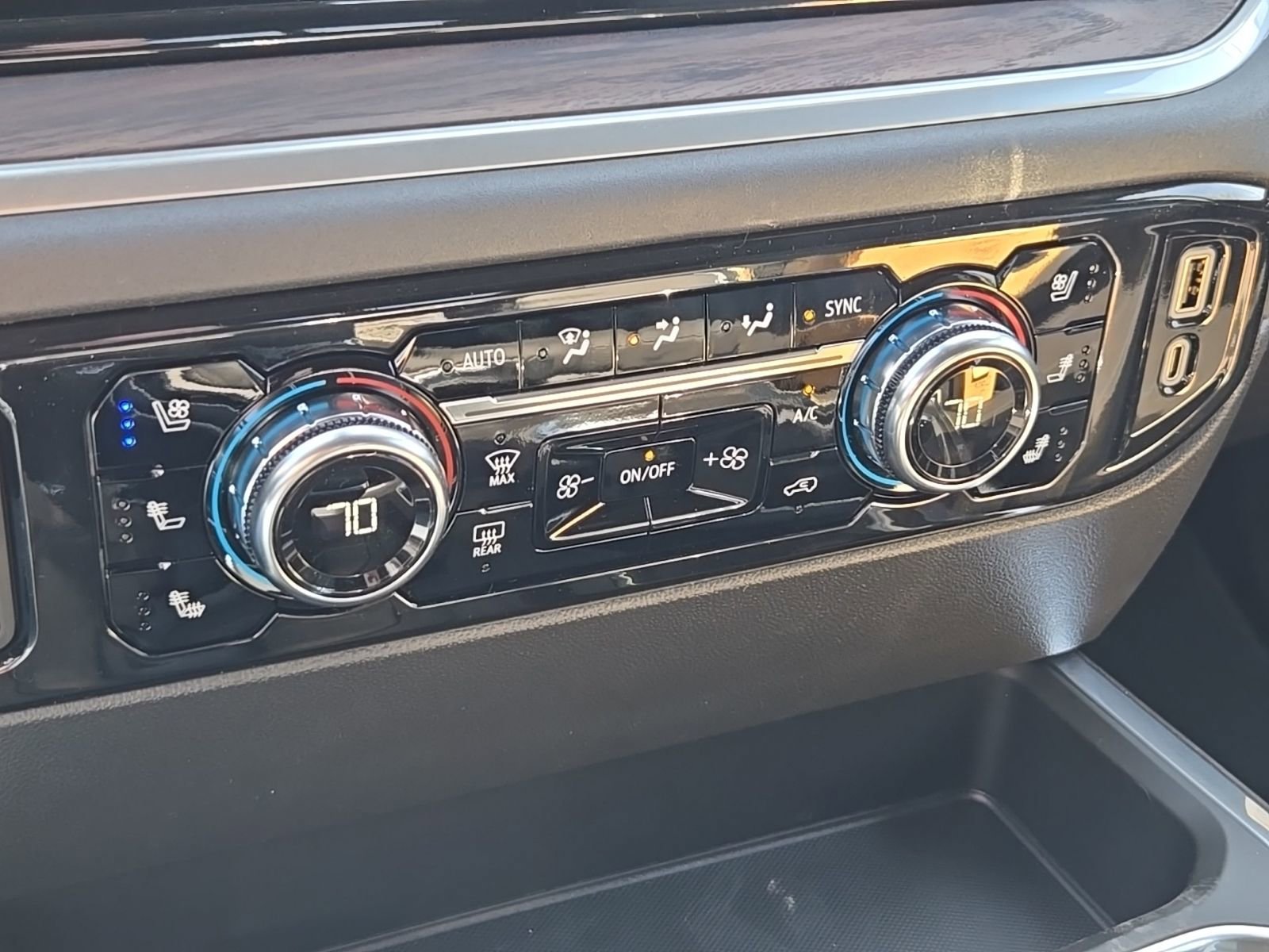2026 GMC Sierra 1500 SLT - Photo 44