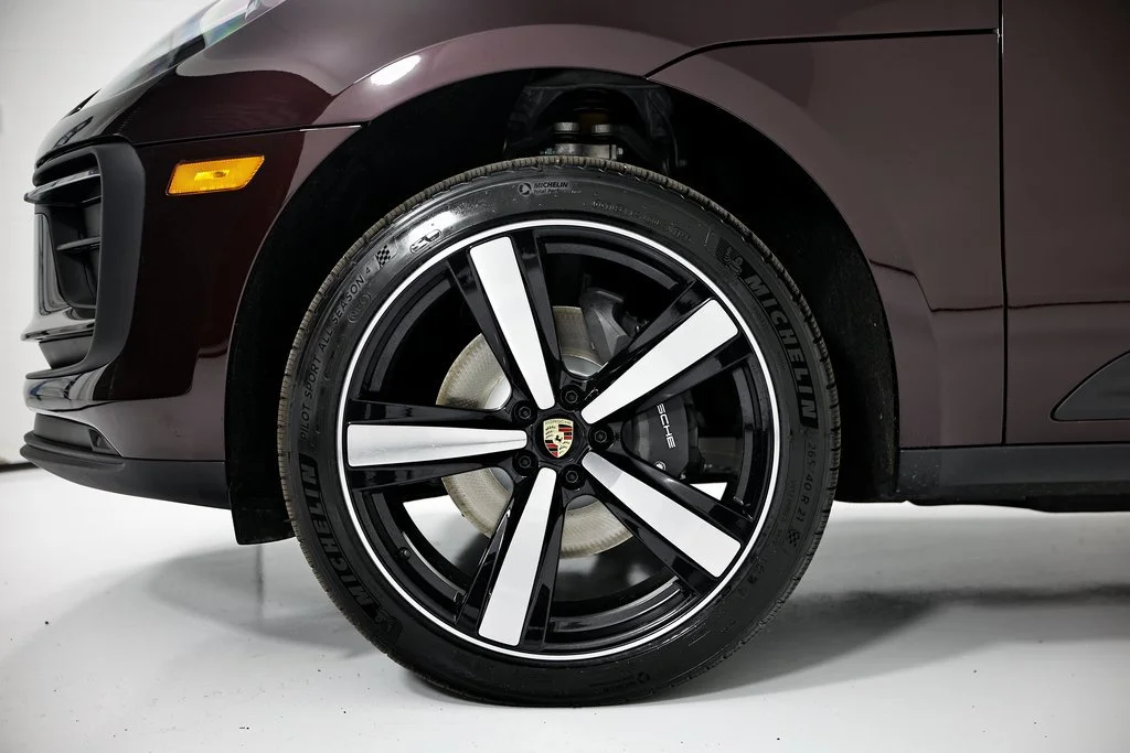 2026 Porsche Macan T - Photo 10