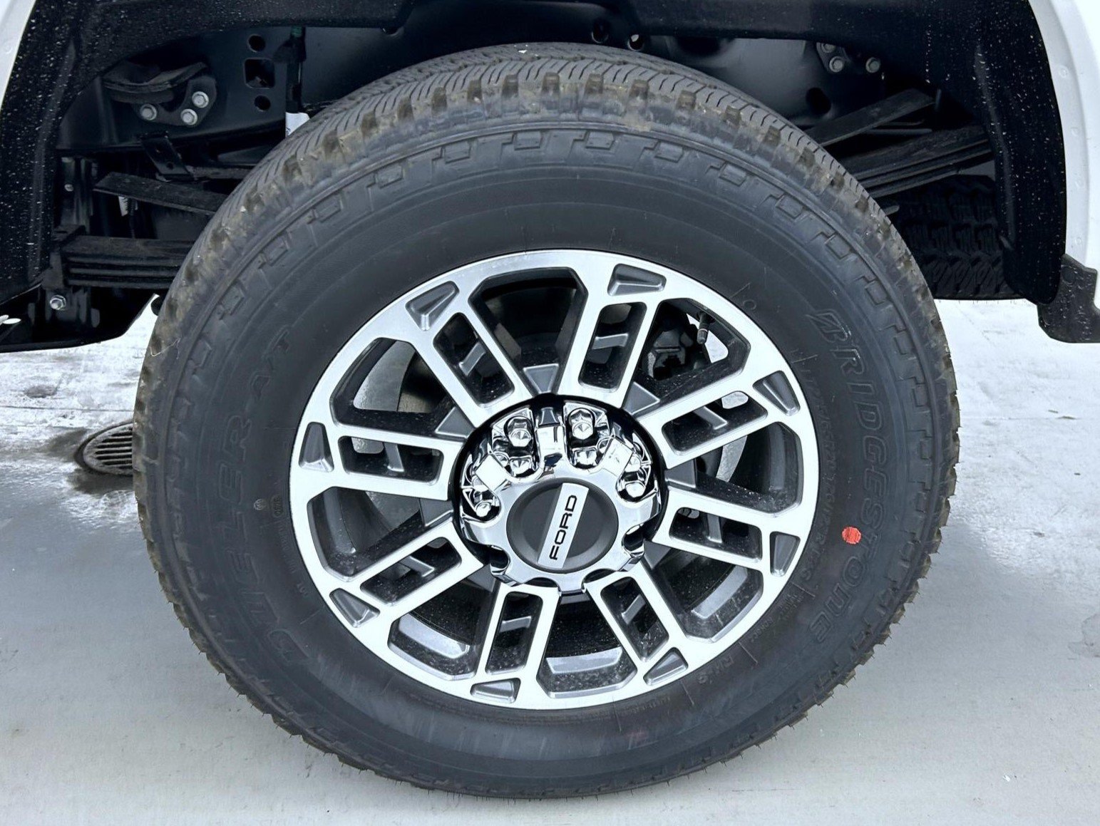 New 2027 Star White Metallic Tri-Coat Ford Platinum image 24