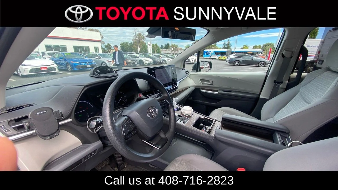 Used 2022 Green Toyota LE image 4