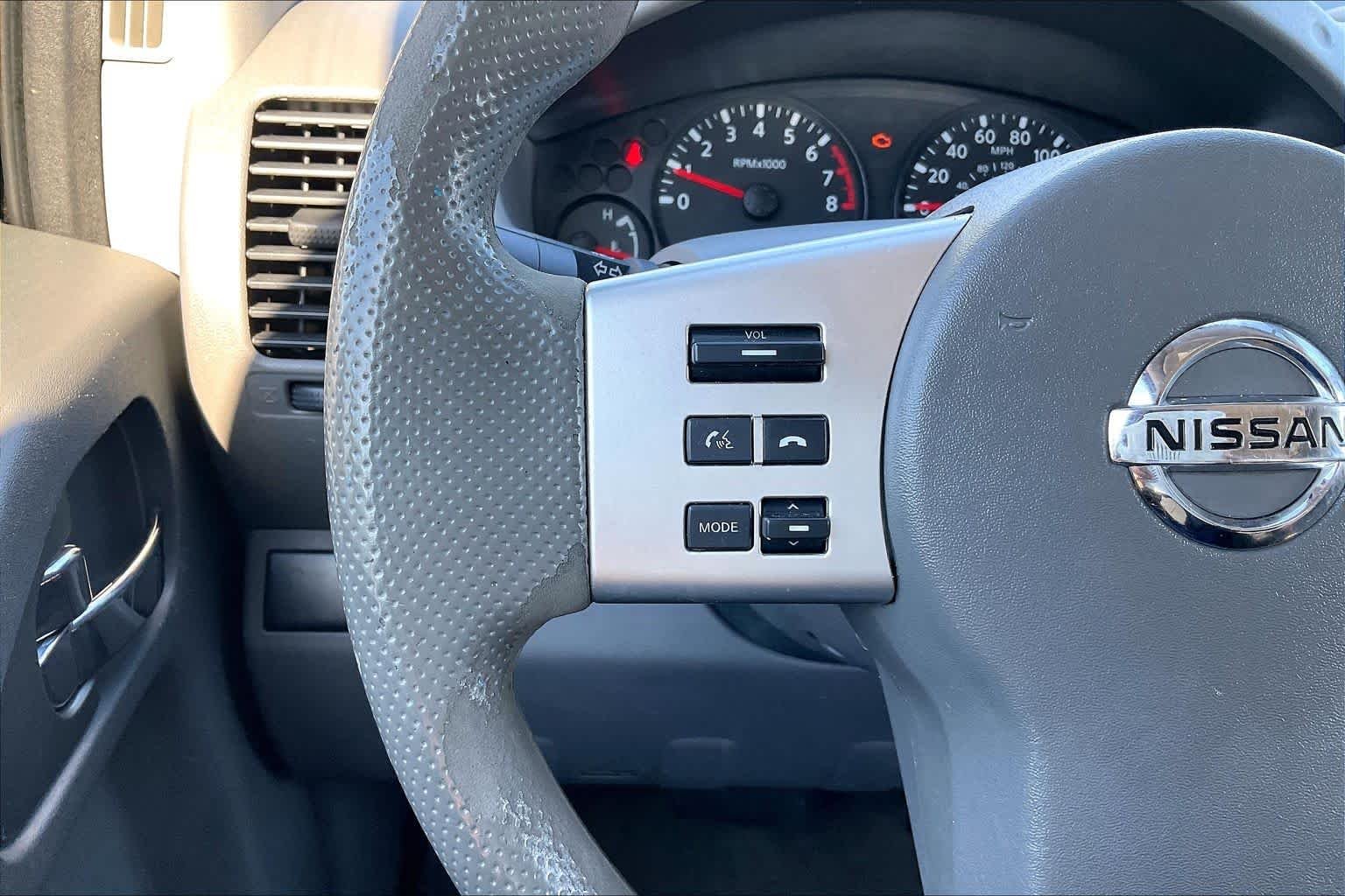 Used 2016 Glacier White Nissan S image 20