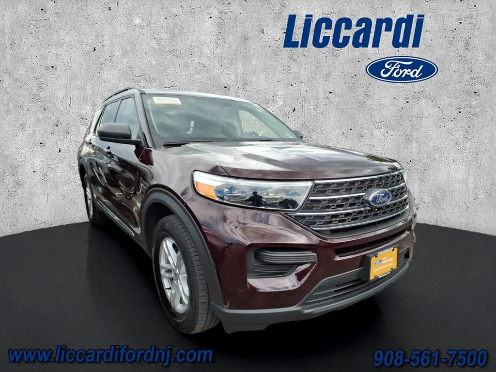 2023 Ford Explorer XLT 4WD's photo