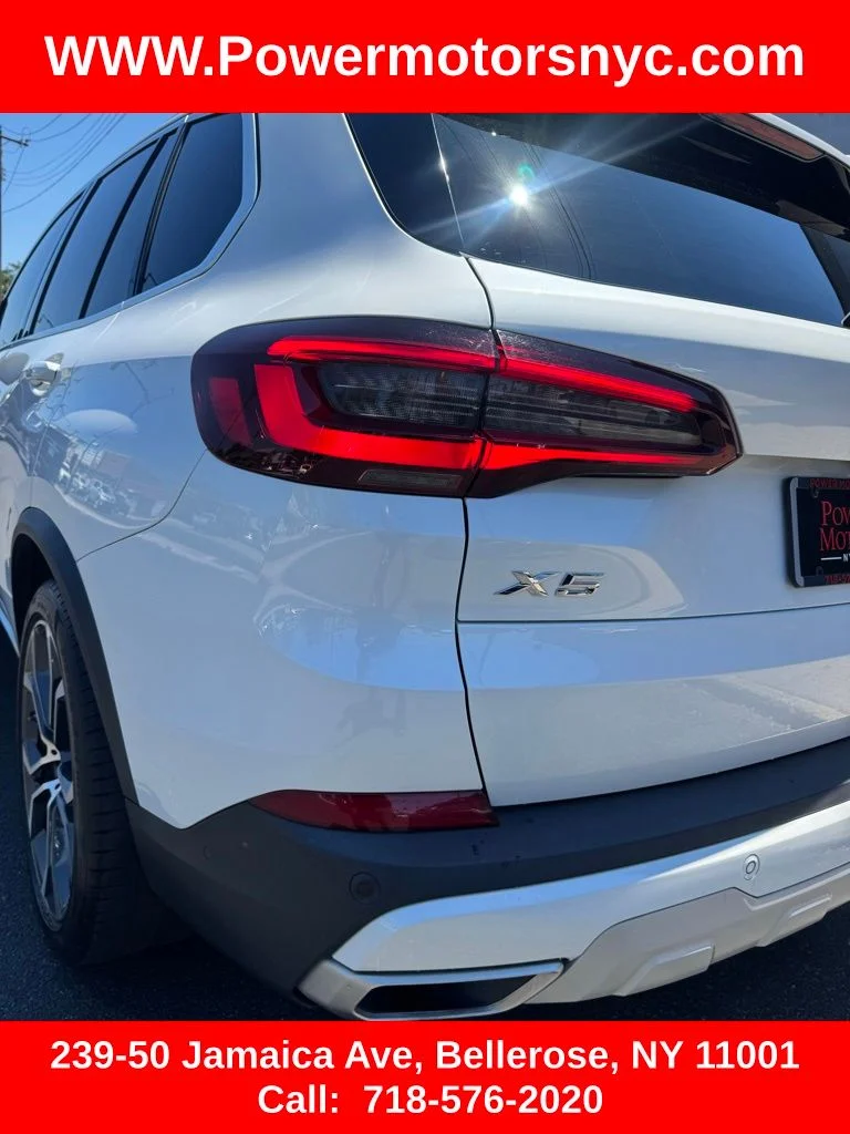 Used 2022 White BMW sDrive40i image 14