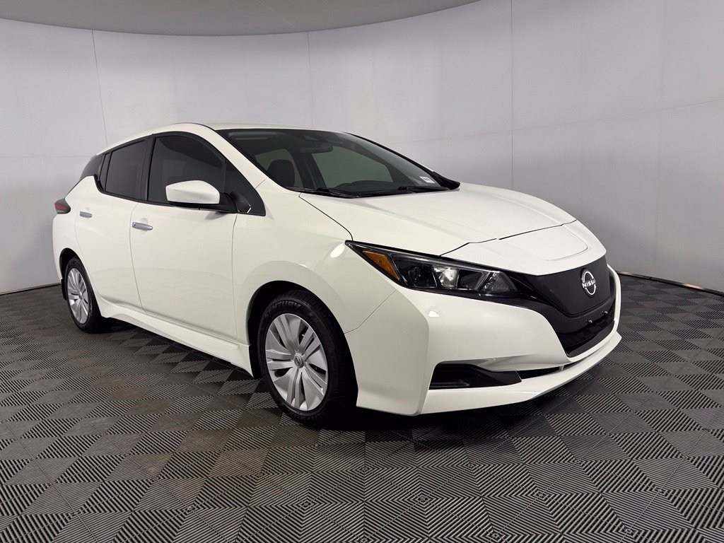 Certified Used 2025 White Nissan S image 5