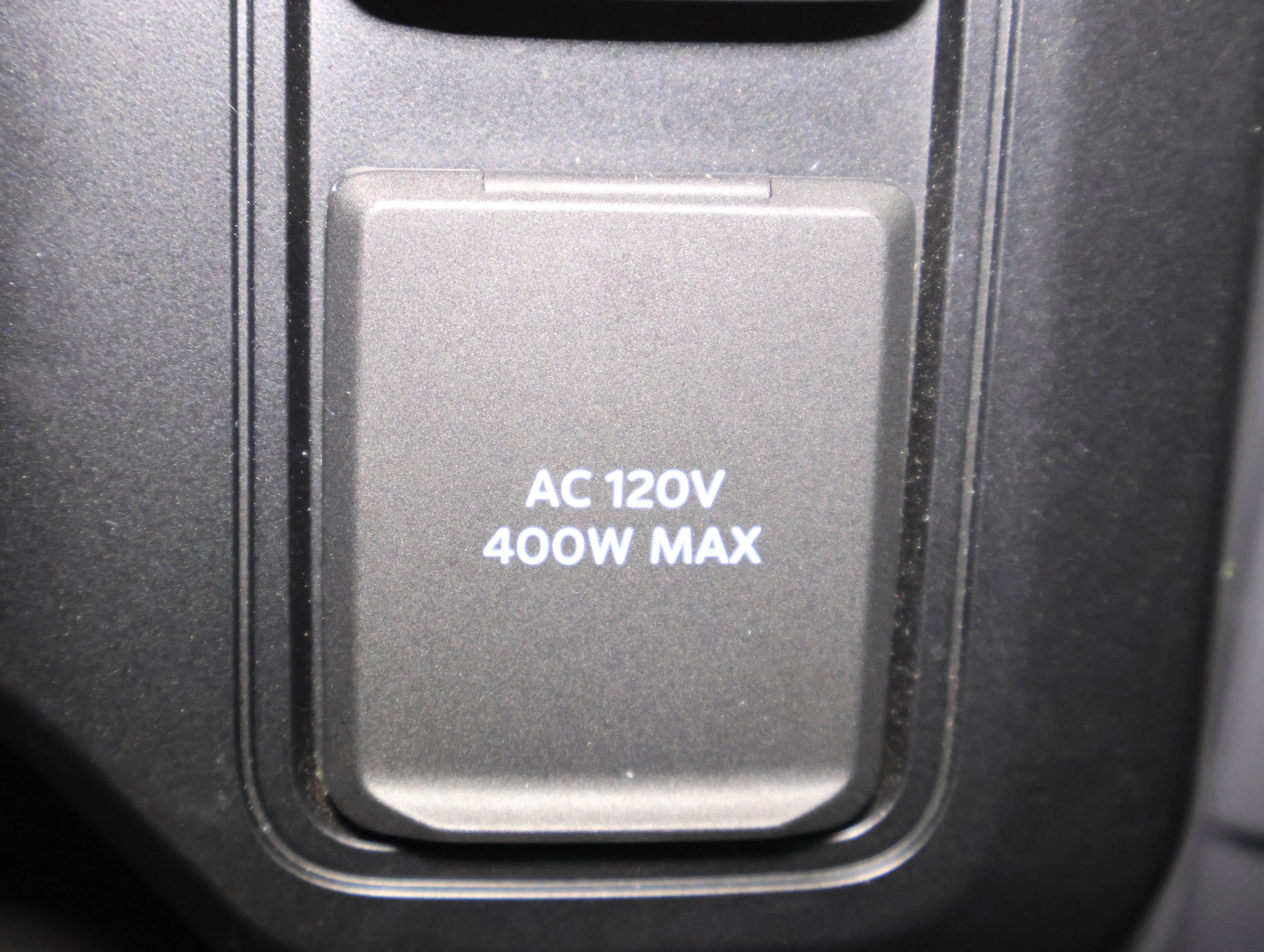 Used 2024 Agate Black Metallic Ford XLT image 43