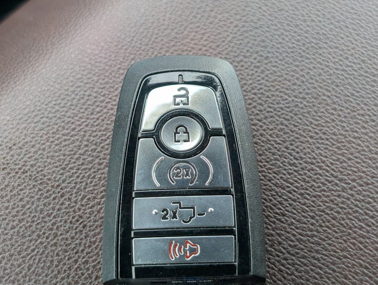 Used 2022 Oxford White Ford Lariat image 35