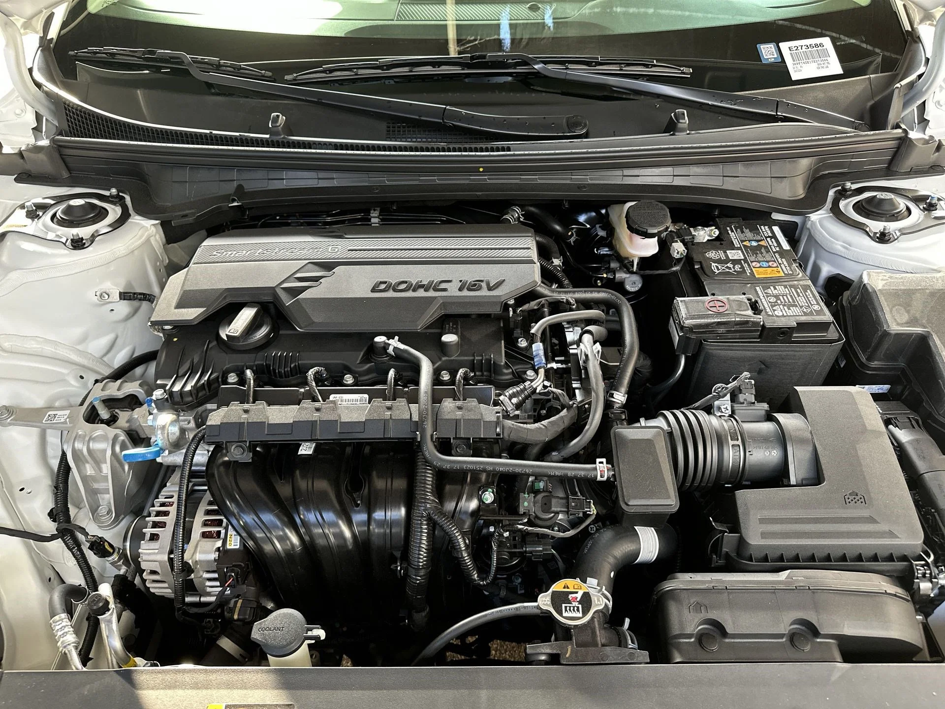 New 2026 Snow White Pearl Kia LXS image 10