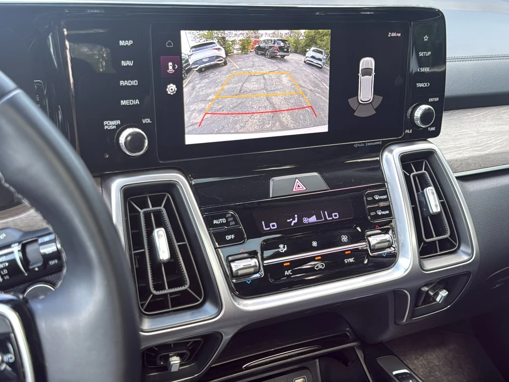 Used 2023 White Kia X-Line EX image 15