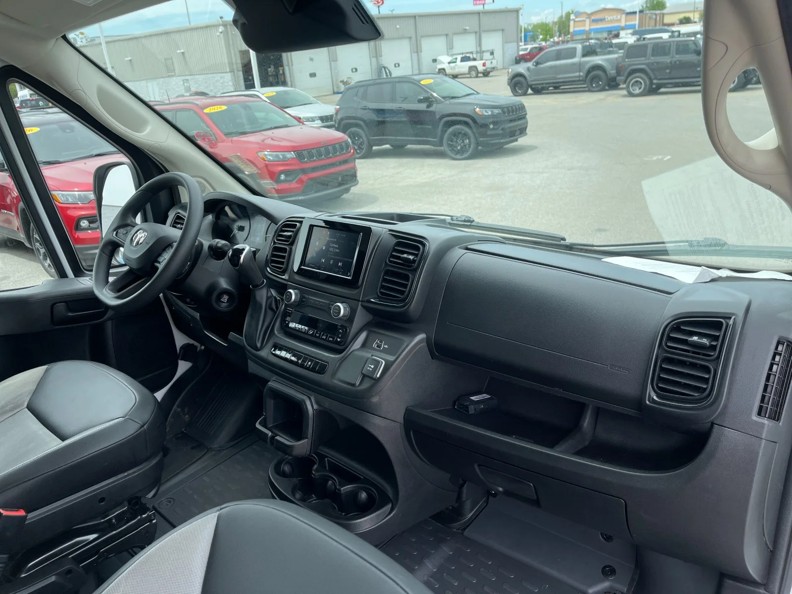 Used 2025 White Ram Base image 19