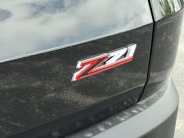 New 2026 Mosaic Black Metallic Chevrolet Z71 image 23