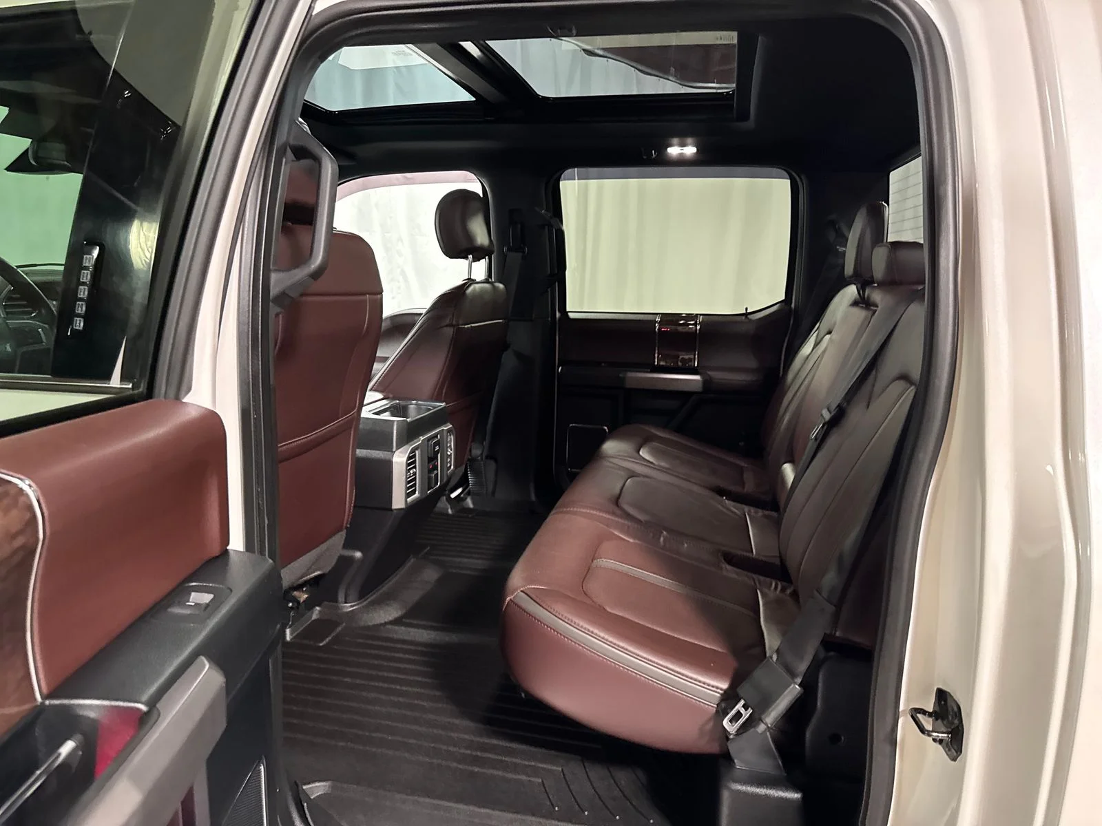 2016 Ford F-150 Platinum - Photo 5