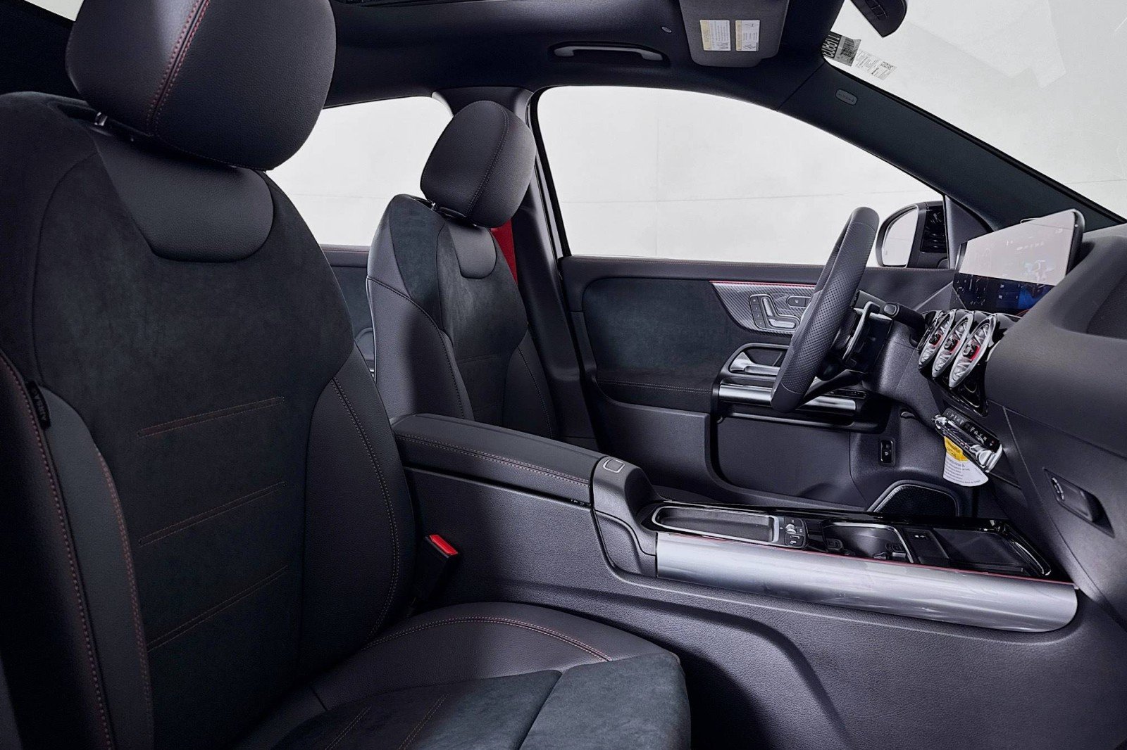 2026 Mercedes-Benz GLA AMG GLA 35 - Photo 6