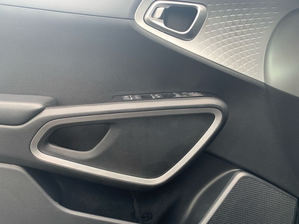 Used 2024 Black Kia LX image 11
