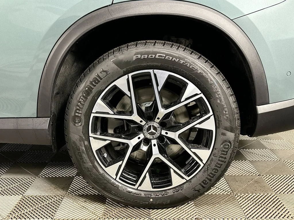 Used 2025 Gray Mercedes-Benz GLC 350e image 32