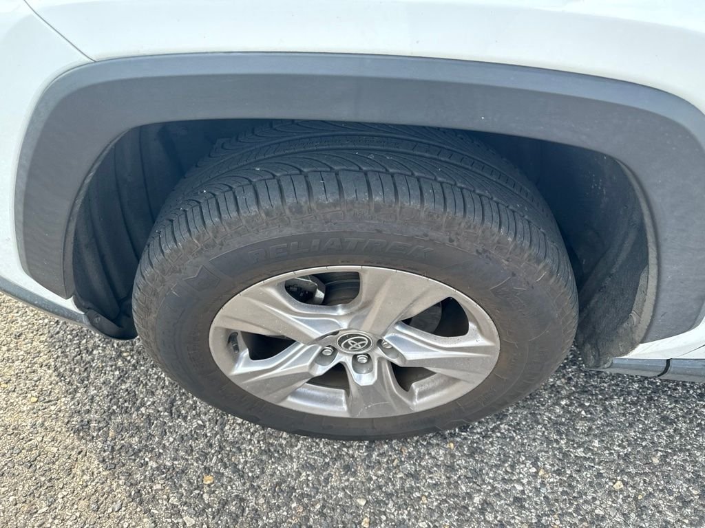 Used 2023 White Toyota XLE image 5