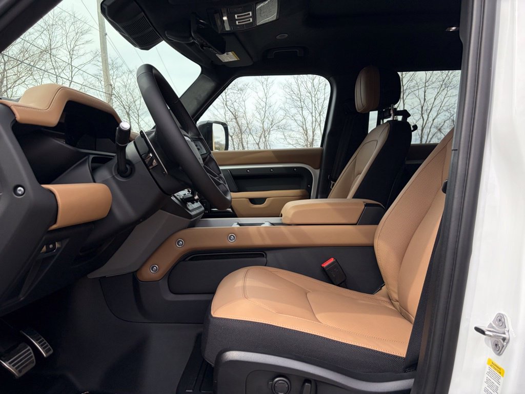 New 2026 White Land Rover V8 image 11